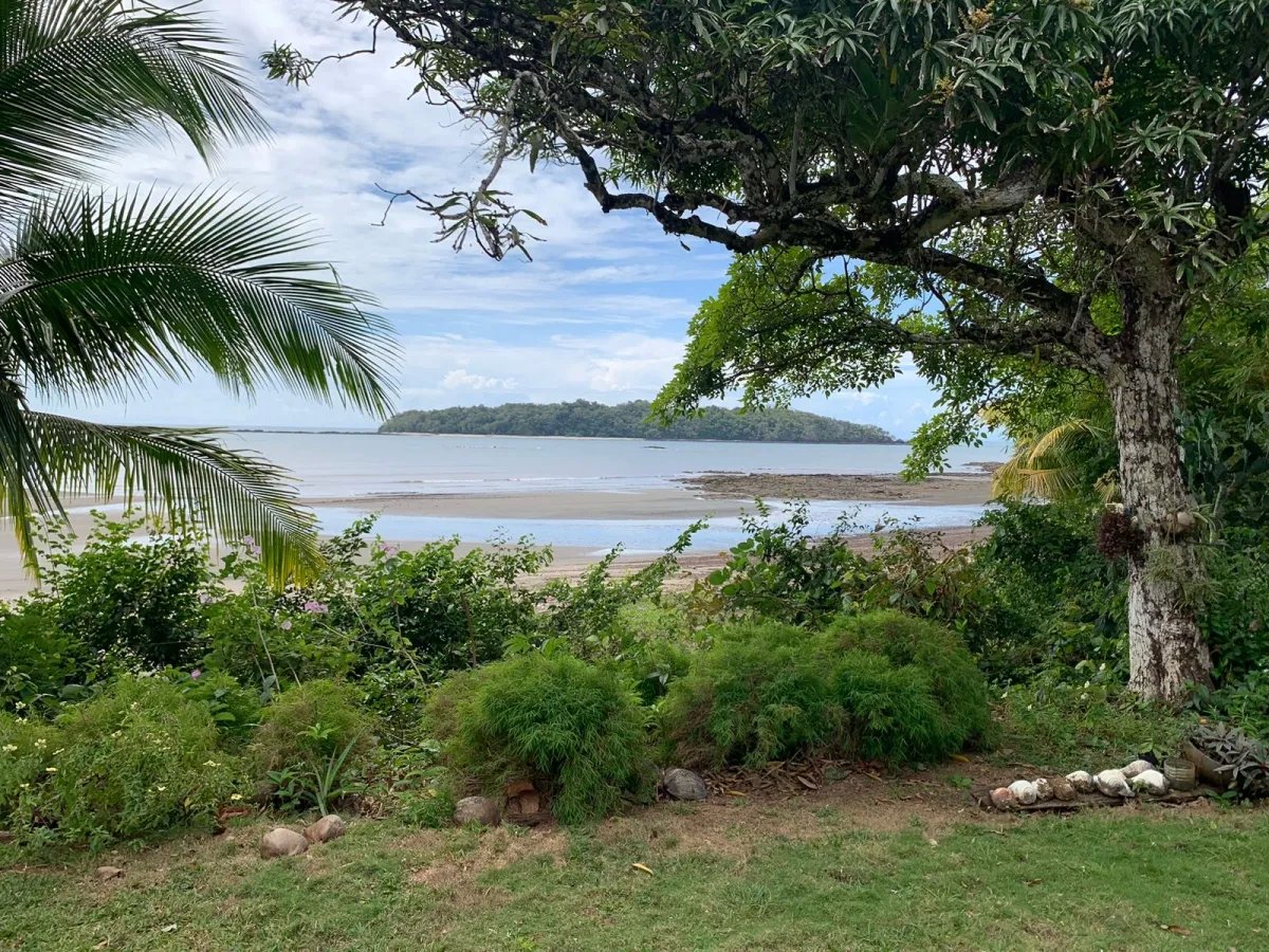 BEACHFRONT PROPERTY FOR SALE, SANTA CATALINA.