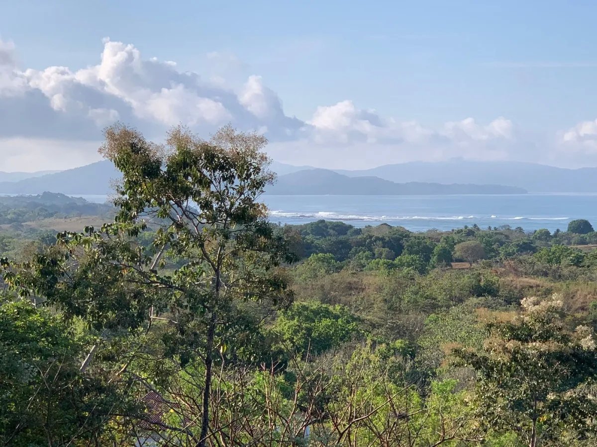 PROPERTY FOR SALE IN SANTA CATALINA WITH PANORAMIC OCEAN VIEWS