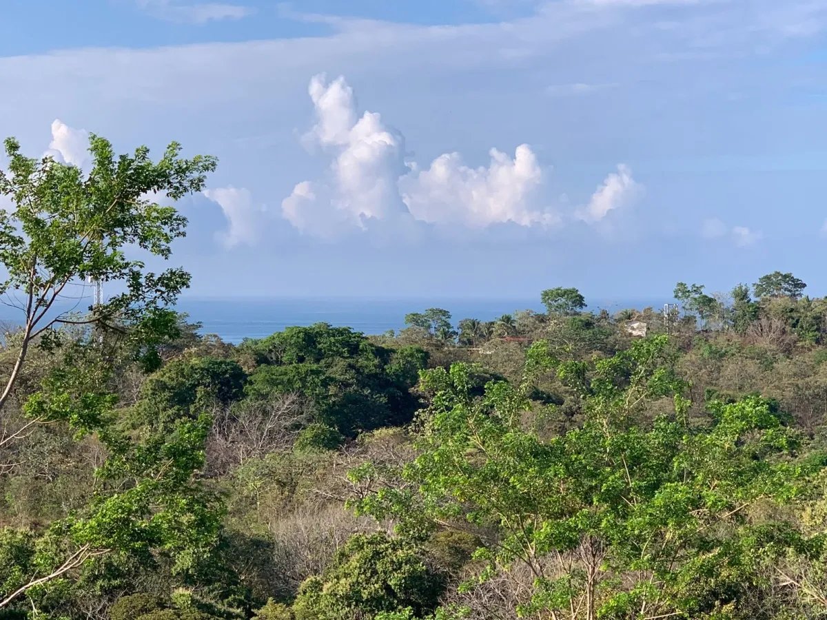 PROPERTY FOR SALE IN SANTA CATALINA WITH PANORAMIC OCEAN VIEWS
