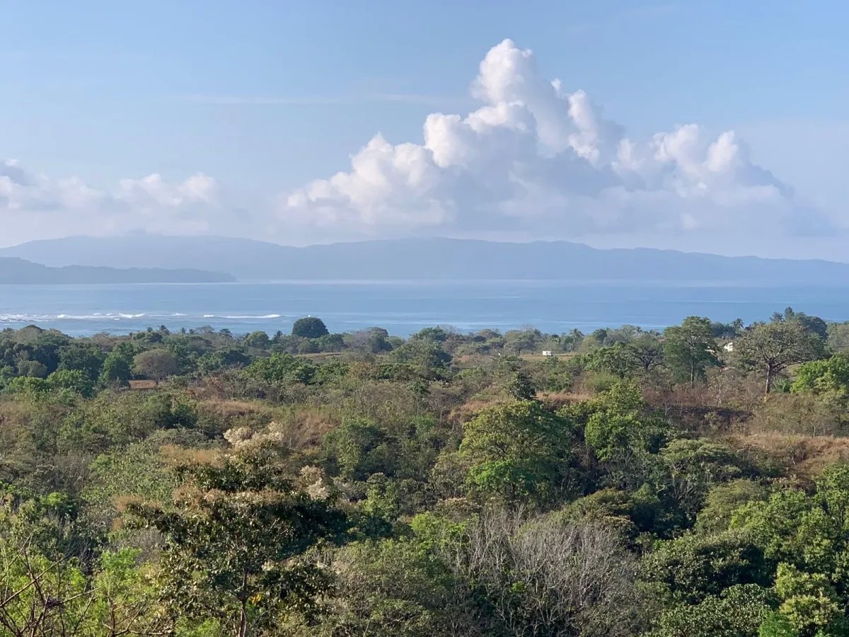 PROPERTY FOR SALE IN SANTA CATALINA WITH PANORAMIC OCEAN VIEWS
