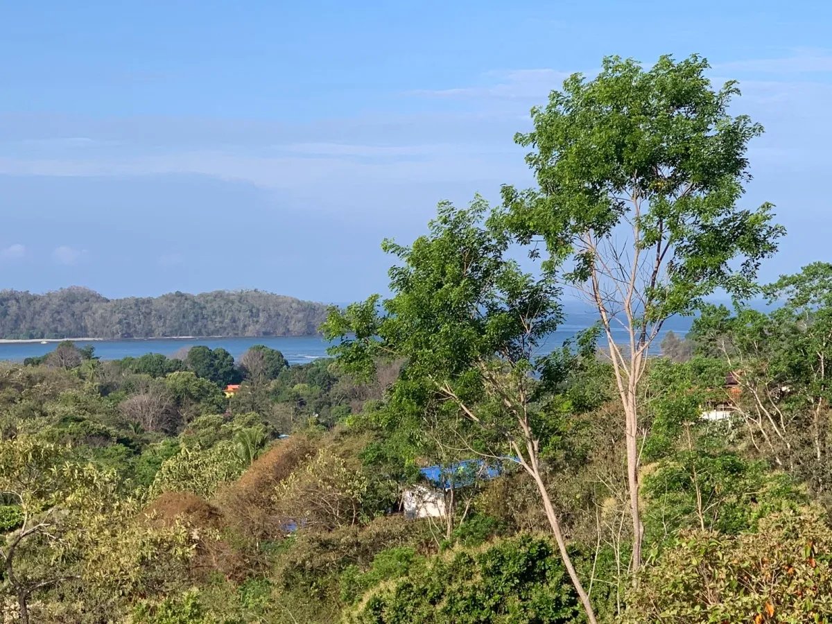 PROPERTY FOR SALE IN SANTA CATALINA WITH PANORAMIC OCEAN VIEWS
