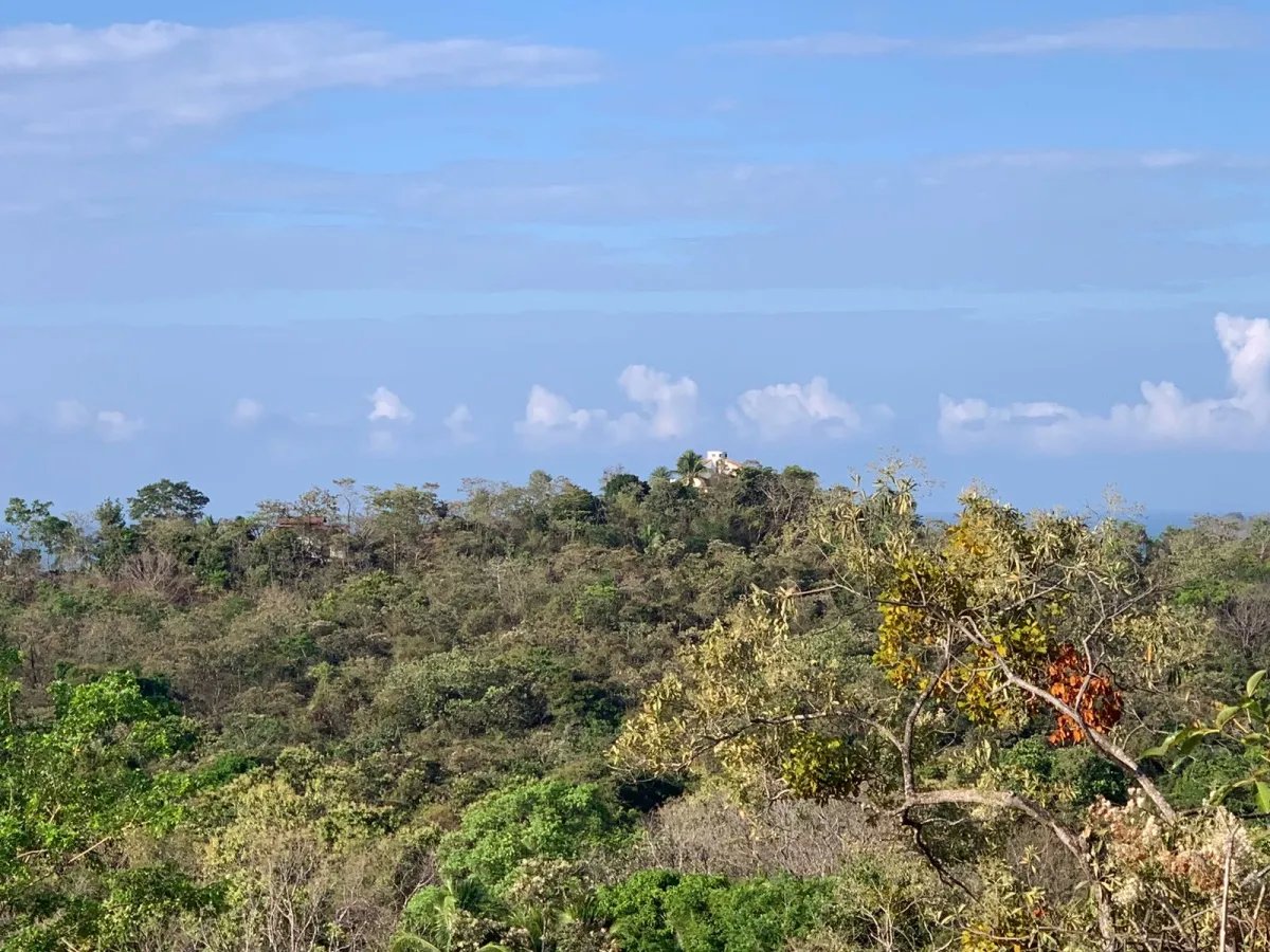PROPERTY FOR SALE IN SANTA CATALINA WITH PANORAMIC OCEAN VIEWS