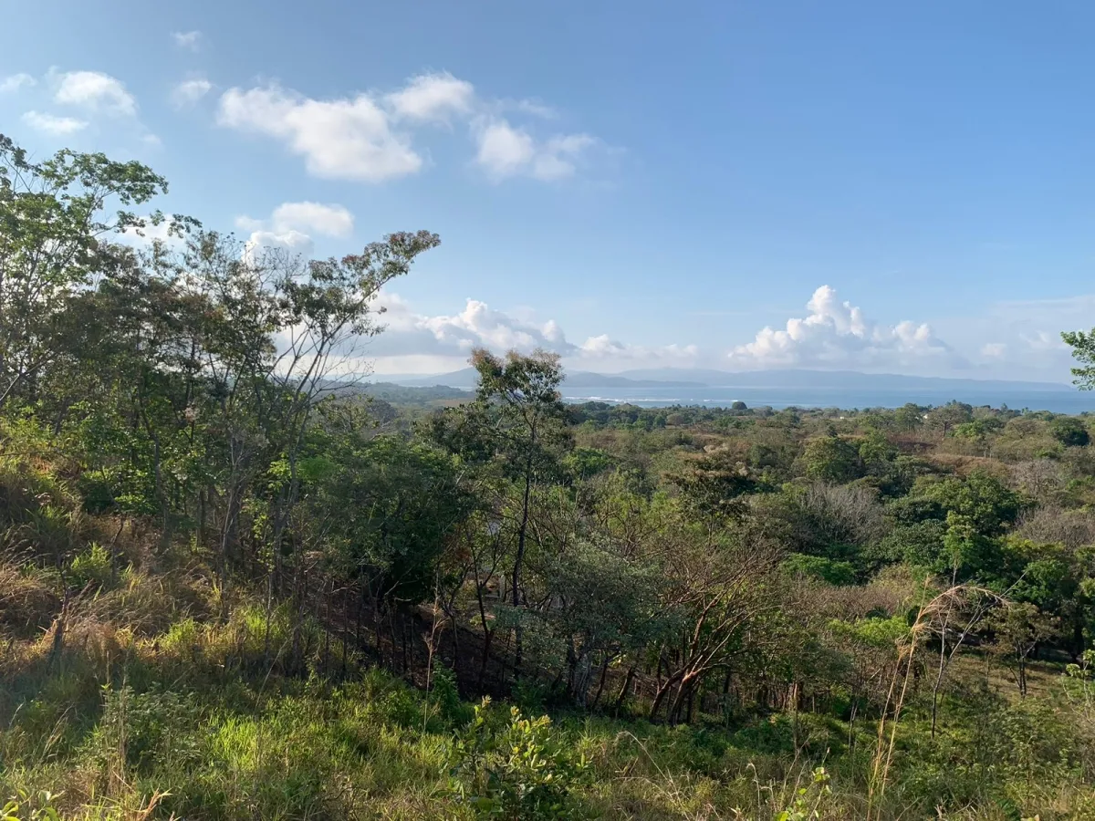 PROPIEDAD EN VENTA EN SANTA CATALINA CON VISTAS PANORAMICAS AL MAR