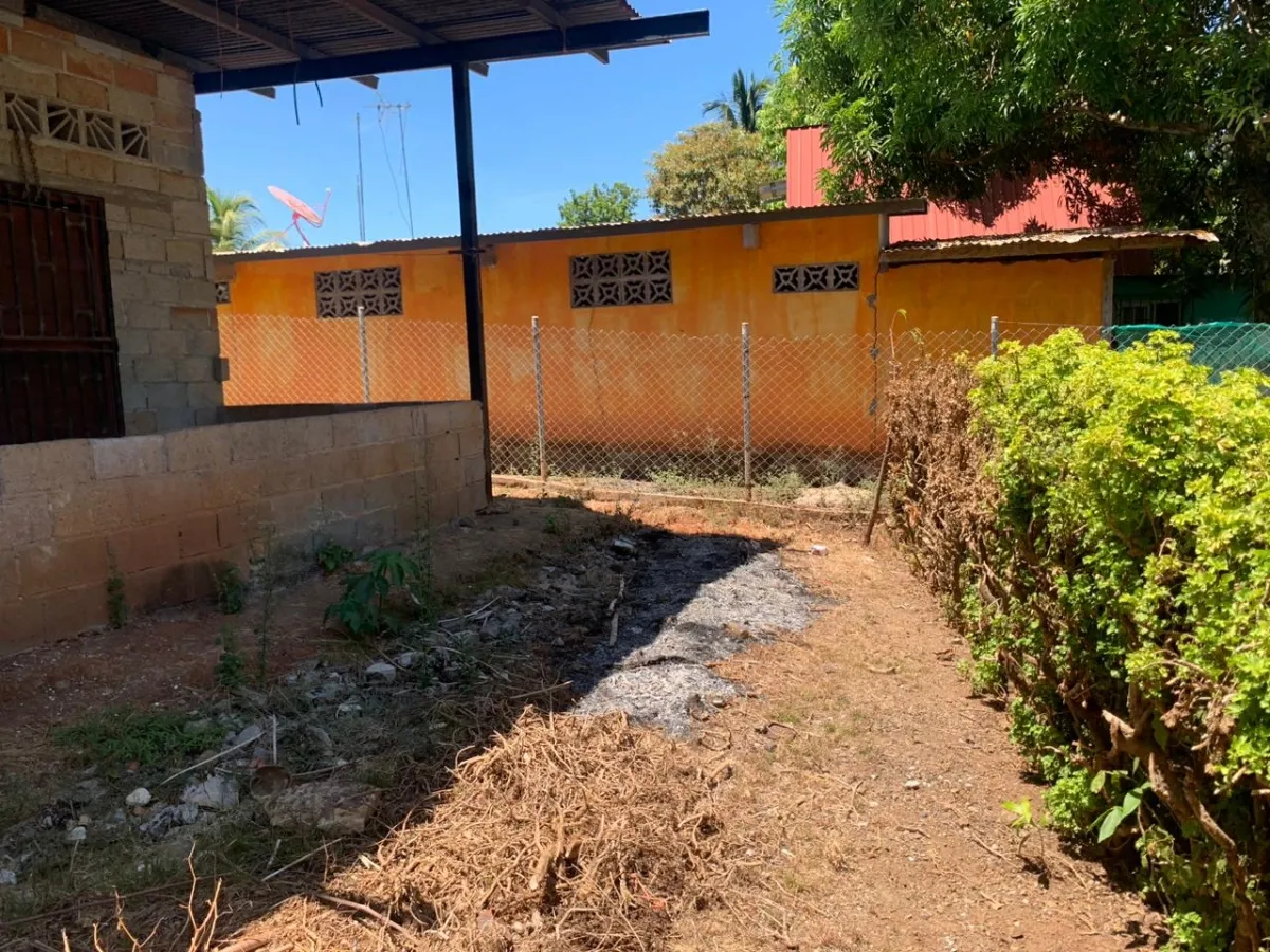 LOCAL COMERCIAL EN VENTA EN LA CALLE PRINCIPAL, HICACO-SANTA CATALINA,...