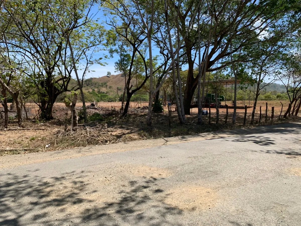 PROPERTY FOR SALE IN FRONT OF THE MAIN ROAD BETWEEN LAGARTERO AND HICACO, VERAGUAS.