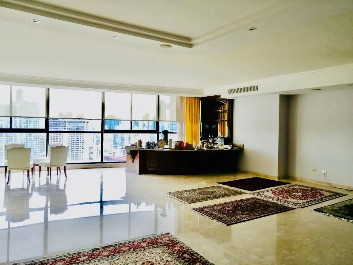 Property for sale in Golden Palace, Punta Paitilla, Panama City.