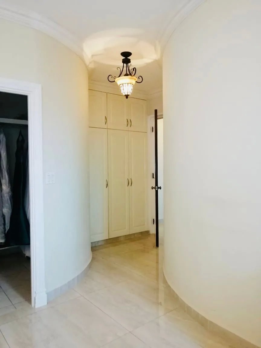 Property for sale in Golden Palace, Punta Paitilla, Panama City.