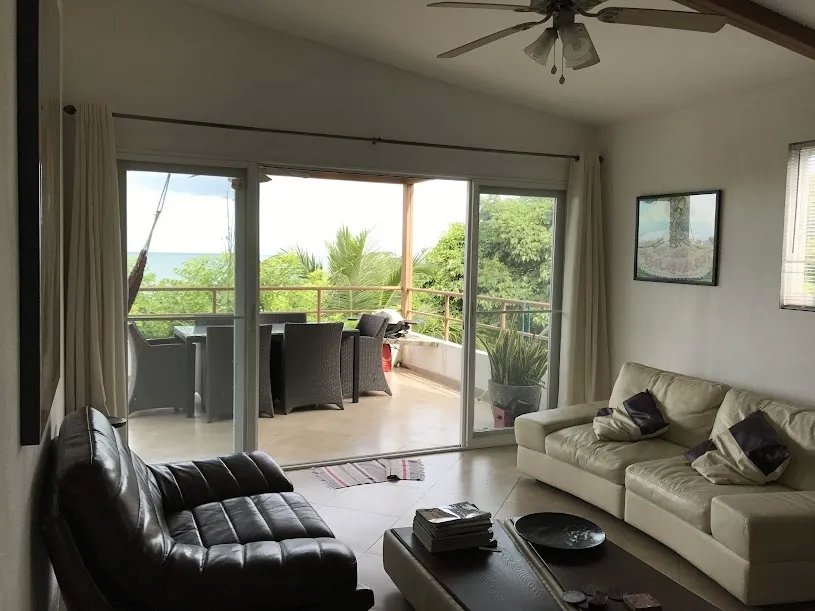 se vende casa de 7 recamaras 4 baños en playa nueva gorgona, Panama