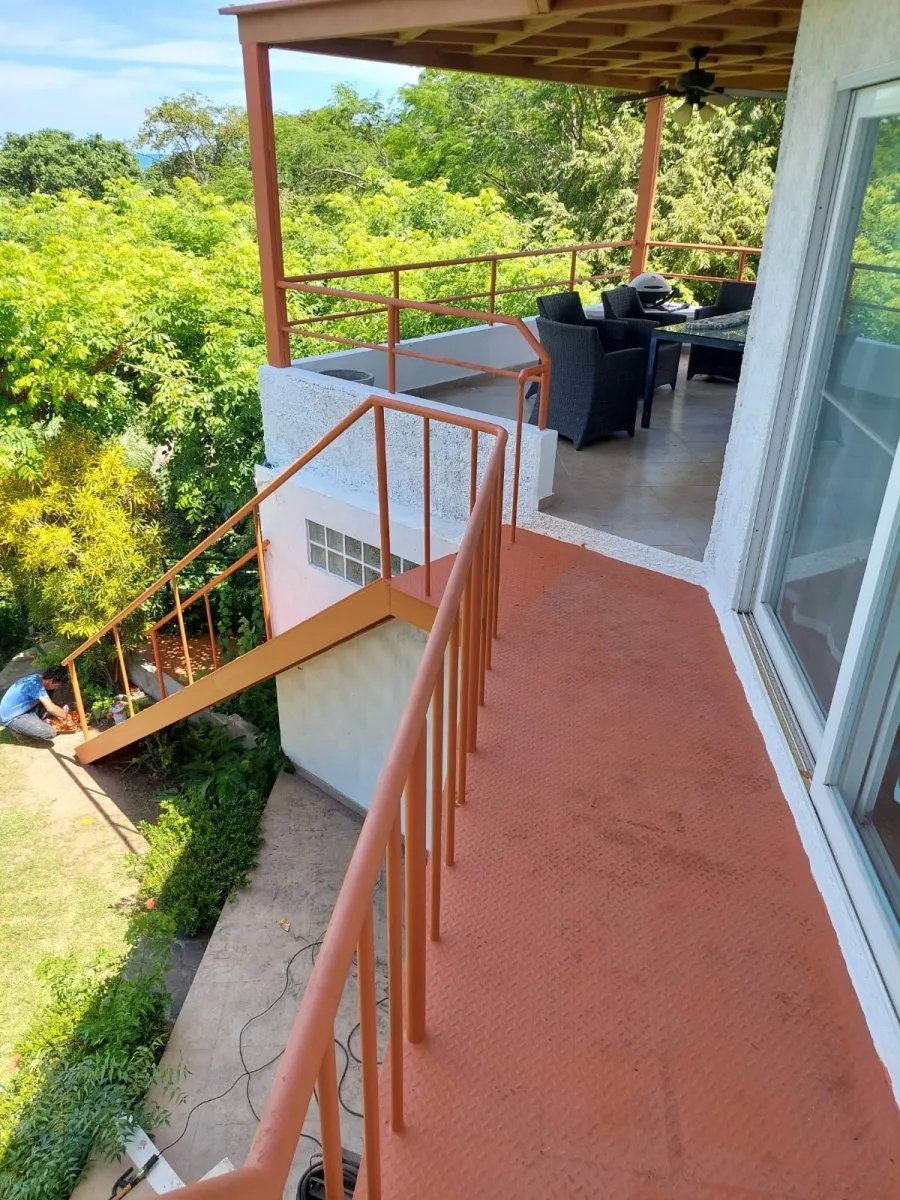 se vende casa de 7 recamaras 4 baños en playa nueva gorgona, Panama
