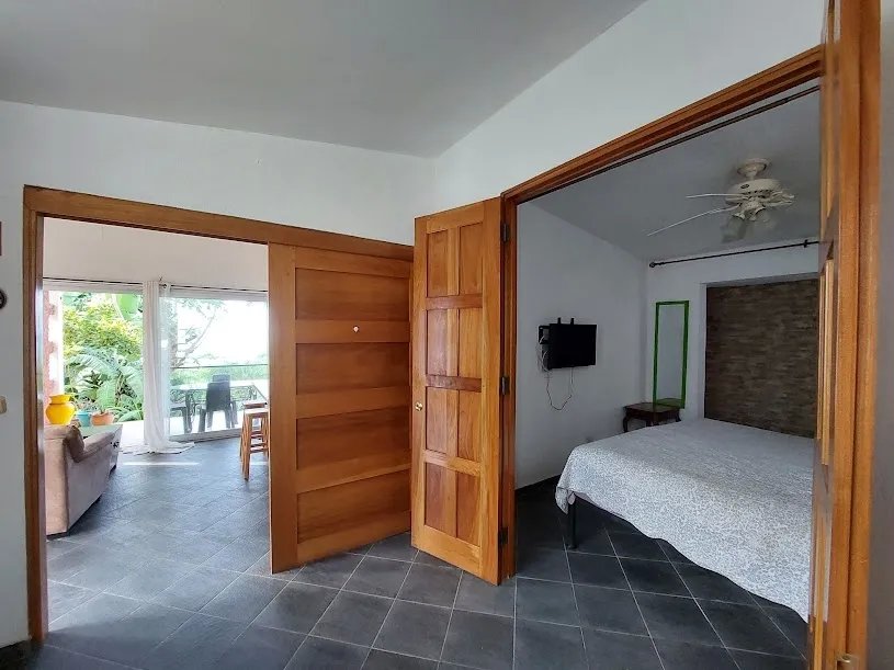 se vende casa de 7 recamaras 4 baños en playa nueva gorgona, Panama