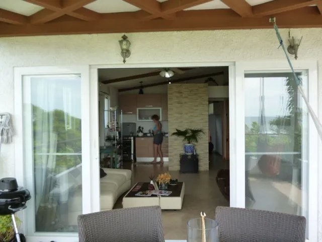 se vende casa de 7 recamaras 4 baños en playa nueva gorgona, Panama
