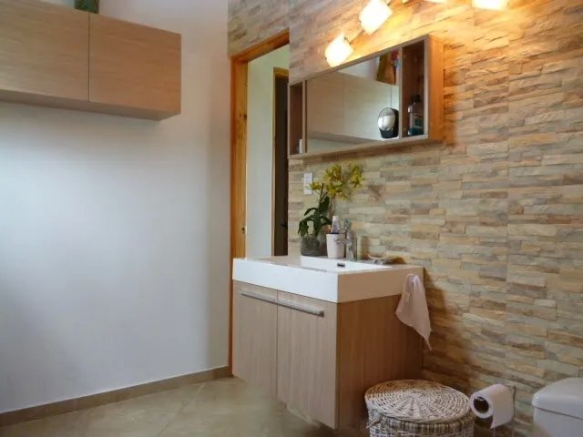 se vende casa de 7 recamaras 4 baños en playa nueva gorgona, Panama