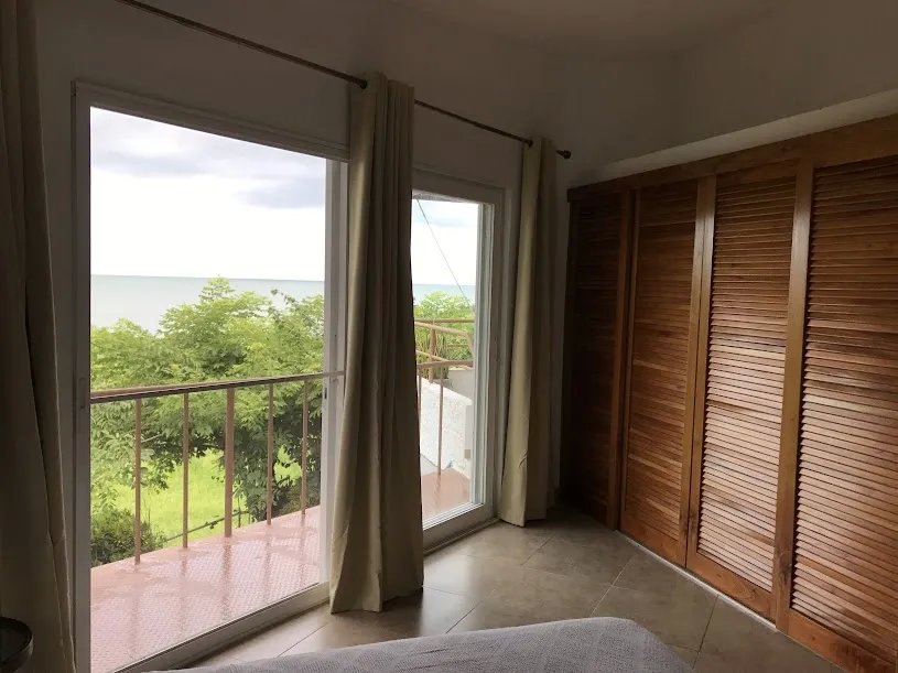 se vende casa de 7 recamaras 4 baños en playa nueva gorgona, Panama