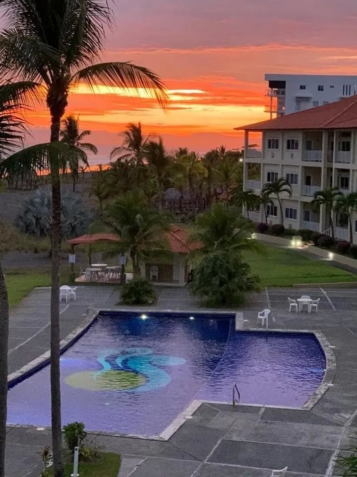 Condominio frente al mar en La Barqueta Resort - totalmente amueblado