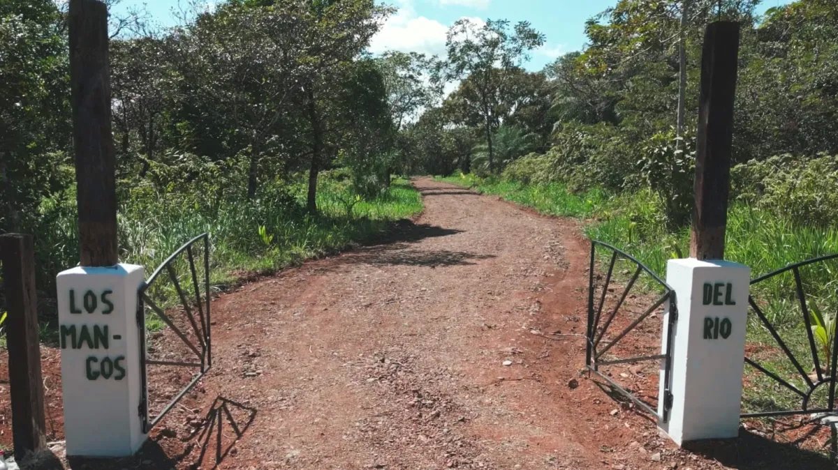 Dreamy, large river lots with club house and swimming pool near Boquete and David - financing available!
