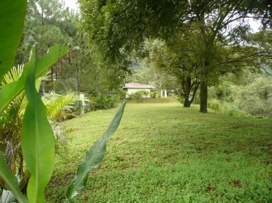 Lote con vista al valle y planos y permisos para la casa en altos del ...
