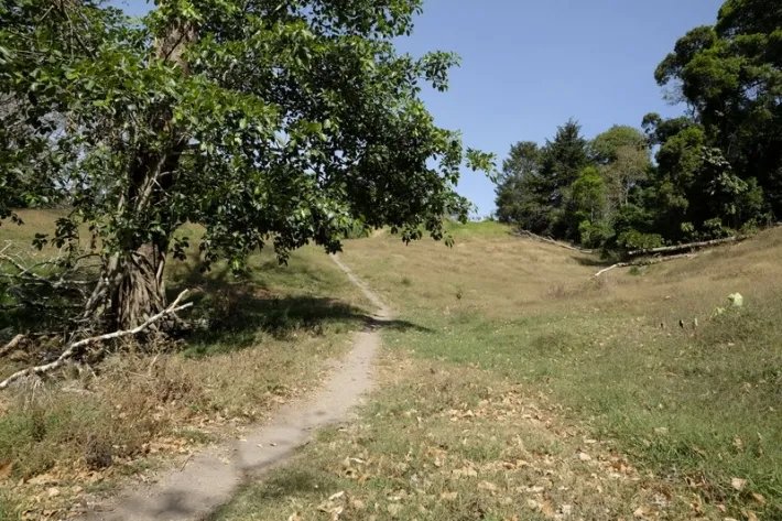 Cerro brujo - cerro eminente en el centro de volcan