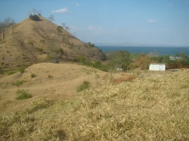 Lote con vista al mar