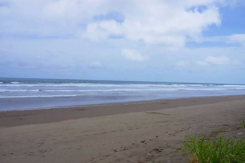 Lote con vista al mar en la famosa playa de las lajas