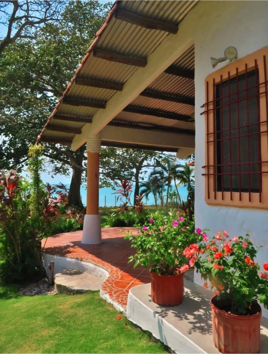 Se alquila casa frente al mar en playa el palmar, san carlos, panamá