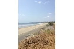 Se vende lote titulado frente a playa en  playa oria, pedasi, panama -...