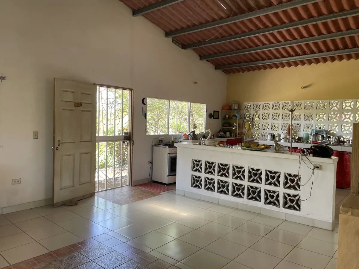 Casa asequible con potencial en gualaca - con opcion de financiamiento...