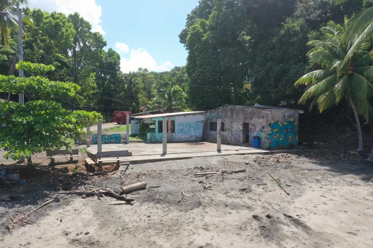 Propiedad frente al mar en venta, en playa el pueblo, santa catalina, veraguas.