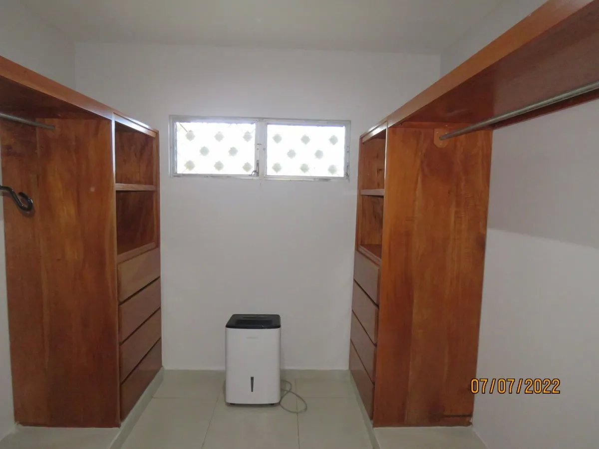 Gran casa familiar junto al centro comercial terronal en zona comercial
