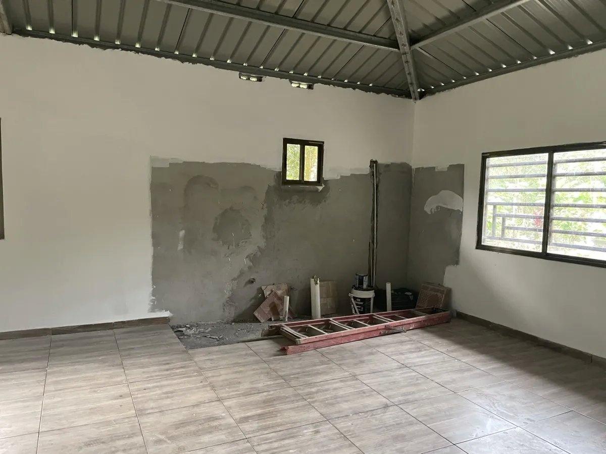 Casa casi terminada en un gran terreno en dolega