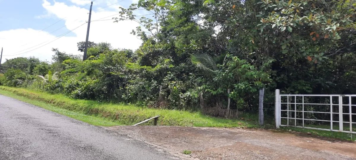 Lote con precio atractivo en un lindo pueblo cerca de la playa