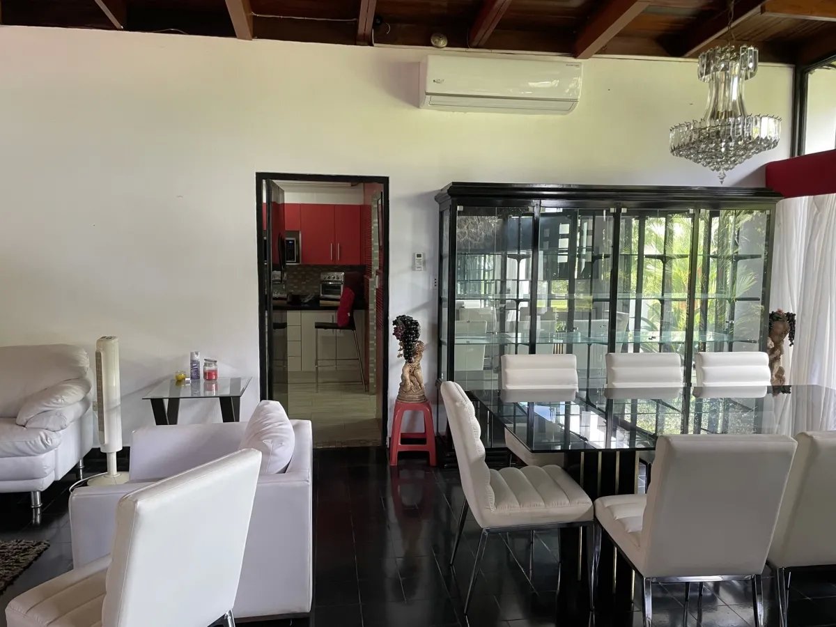 Casa clásica de mid-century en la mejor zona residencial de david