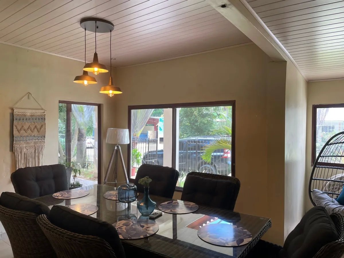 Lote comercial con casa en santa catalina pueblo centee