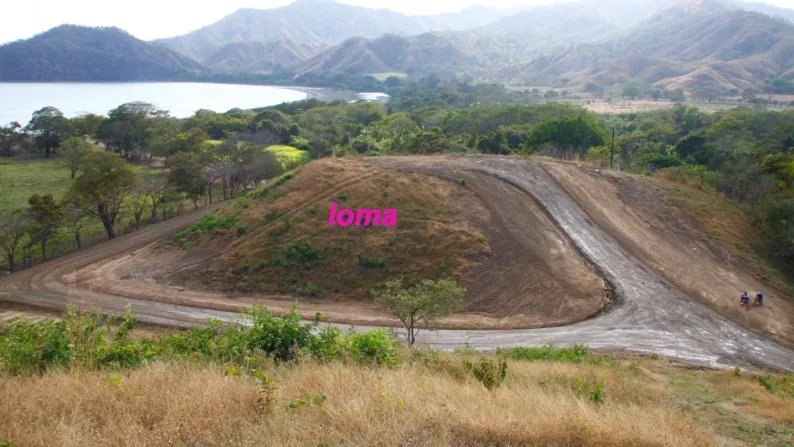 Gran venta de dos lotes en playa Guanico, a 18 km de Tonosi, separados o juntos: ambos son linderos.