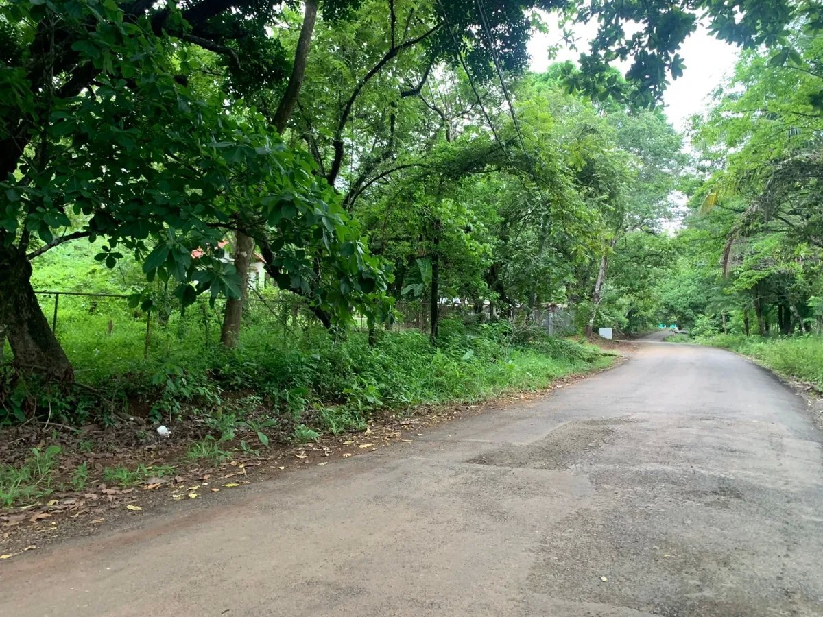 Se vende propiedad de casi 1,000 metros de terreno, en  el centro de santa catalina, veraguas, panamá