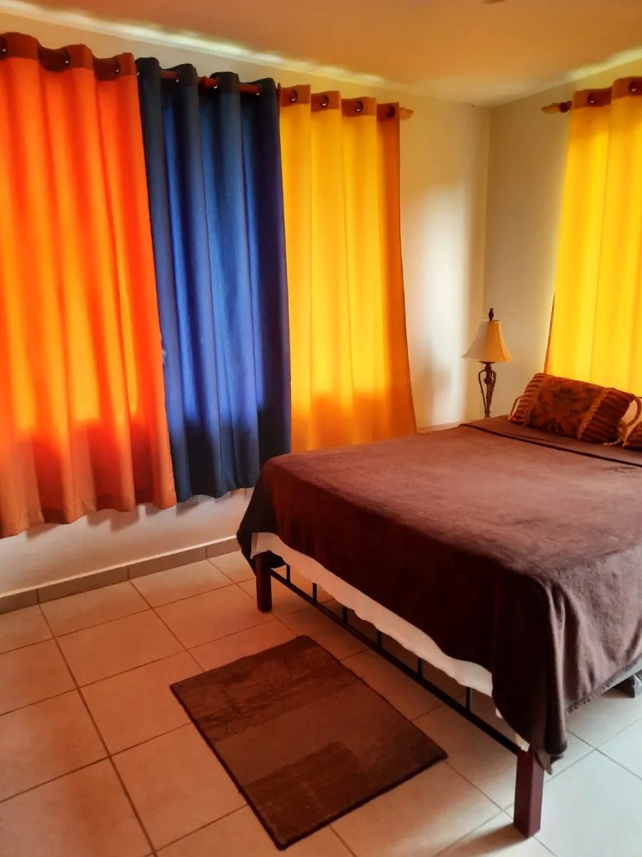 Fácil casa en la montaña segura comunidad cerrada