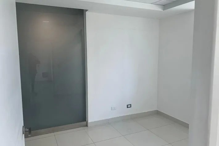 Oficinas en alquiler entre vía israel y vía brasil, panamá