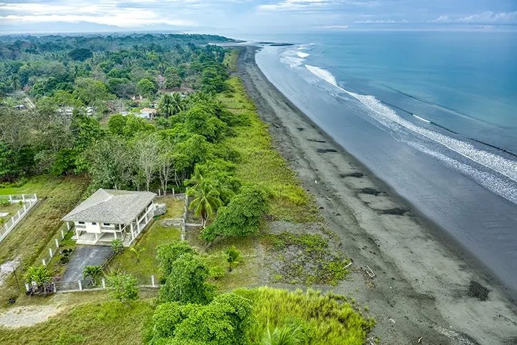 Casa frente al pacífico