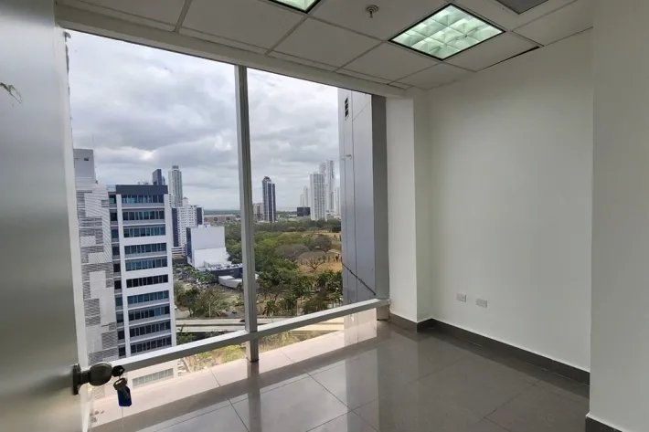 Alquiler de oficina vacía en ph torre aseguradora ancón, costa del est...