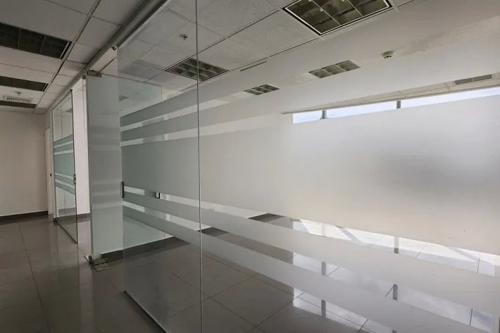 Alquiler de oficina vacía en ph torre aseguradora ancón, costa del este