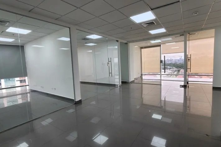 Alquiler de oficina vacía en ph torre aseguradora ancón, costa del est...