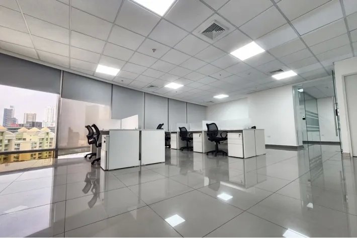 Alquiler de oficina vacía en ph torre aseguradora ancón, costa del este