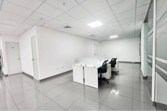Alquiler de oficina vacía en ph torre aseguradora ancón, costa del este