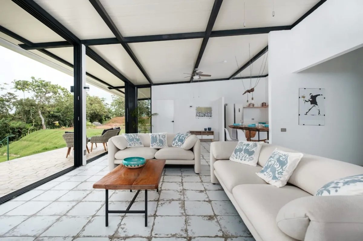 Nueva casa de buen gusto en un lote de ensueño río en la tranquilidad ...