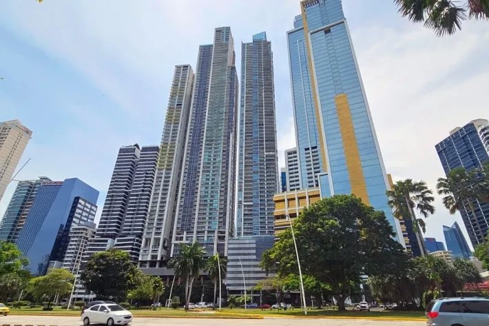 Venta de apartamento en ph waters on the bay, avenida balboa