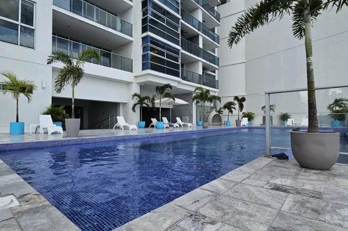 Venta de apartamento en ph waters on the bay, avenida balboa