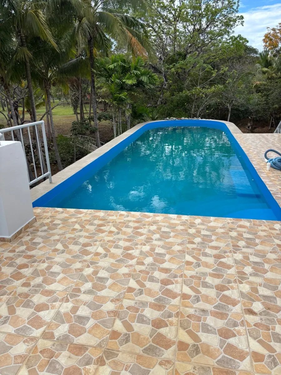 Su casa de playa de lujo en un terreno generoso
