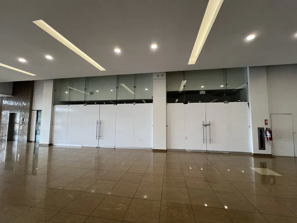 Se vende o alquila local comercial en westland mall