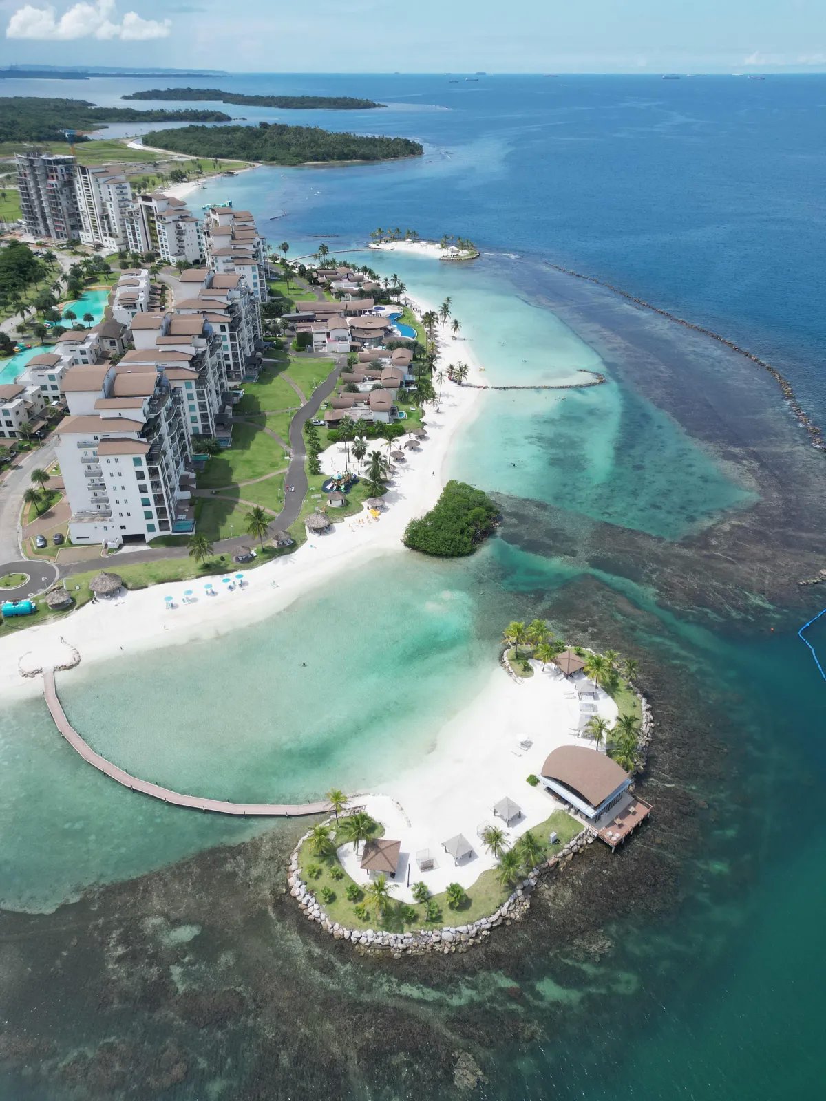Venta de condominio en playa escondida, colón, panamá