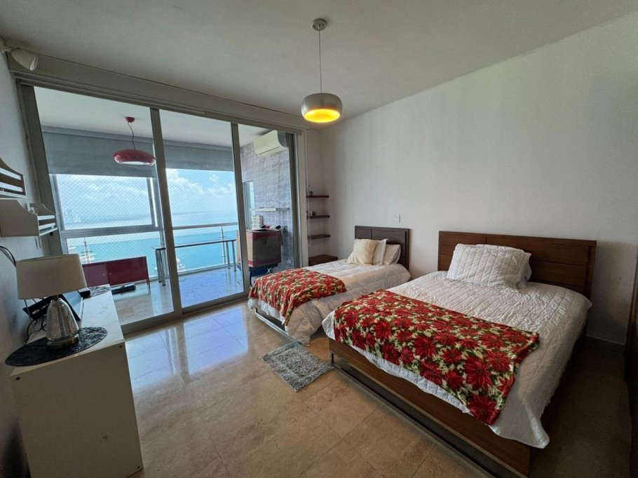 Venta o alquiler de apartamento amoblado en punta pacífica, panamá
