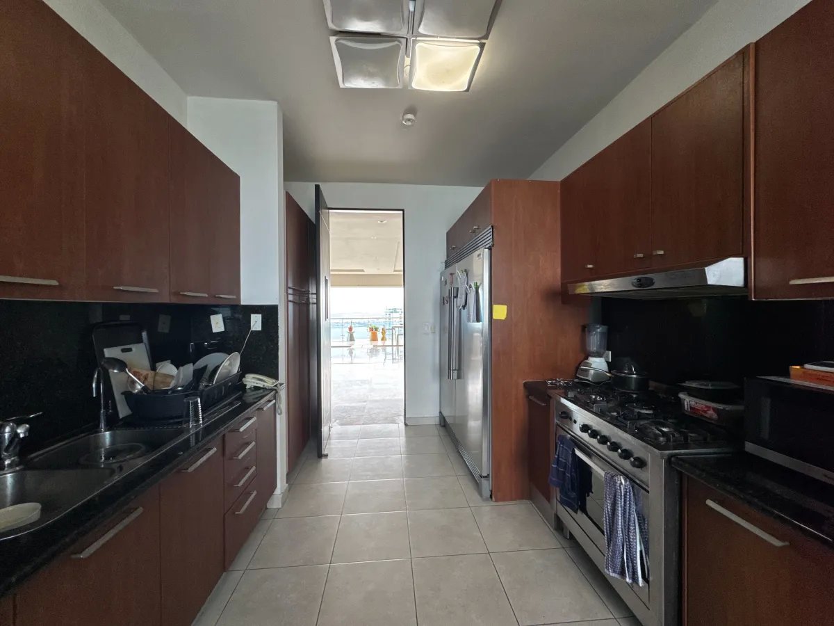 Venta o alquiler de apartamento amoblado en punta pacífica, panamá